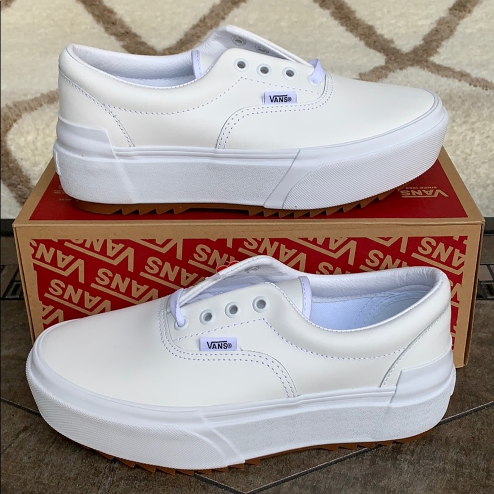 •VANS ERA STACKED LEATHER TRUE WHITE PLATFORMS
